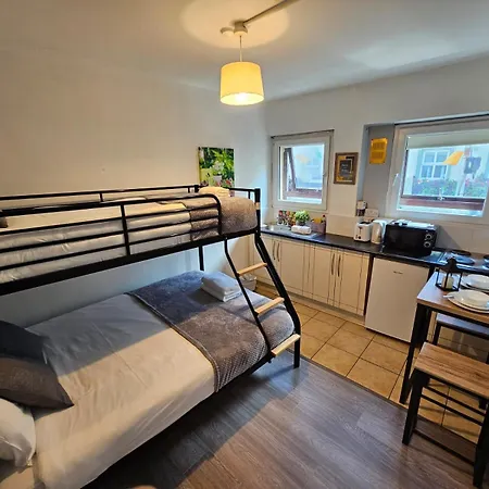 Mary Street Apartment